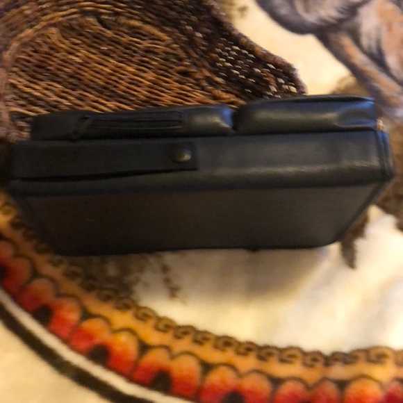 Case Logic ,Leather - Picture 5 of 6